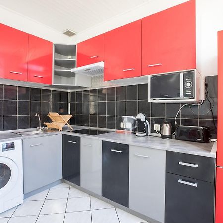 Ideally placed to visit Toulon + Bright flat - Idéalement placé pour visiter Toulon + Lumineux Extérieur photo