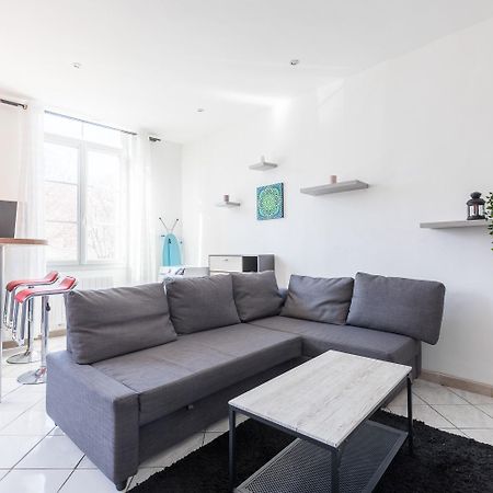 Ideally placed to visit Toulon + Bright flat - Idéalement placé pour visiter Toulon + Lumineux Extérieur photo