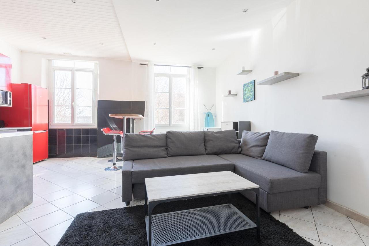 Ideally placed to visit Toulon + Bright flat - Idéalement placé pour visiter Toulon + Lumineux Extérieur photo