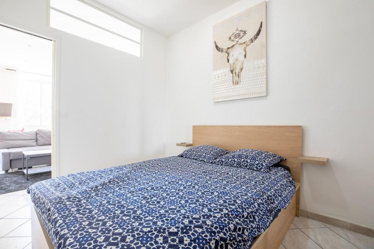 Ideally placed to visit Toulon + Bright flat - Idéalement placé pour visiter Toulon + Lumineux Extérieur photo