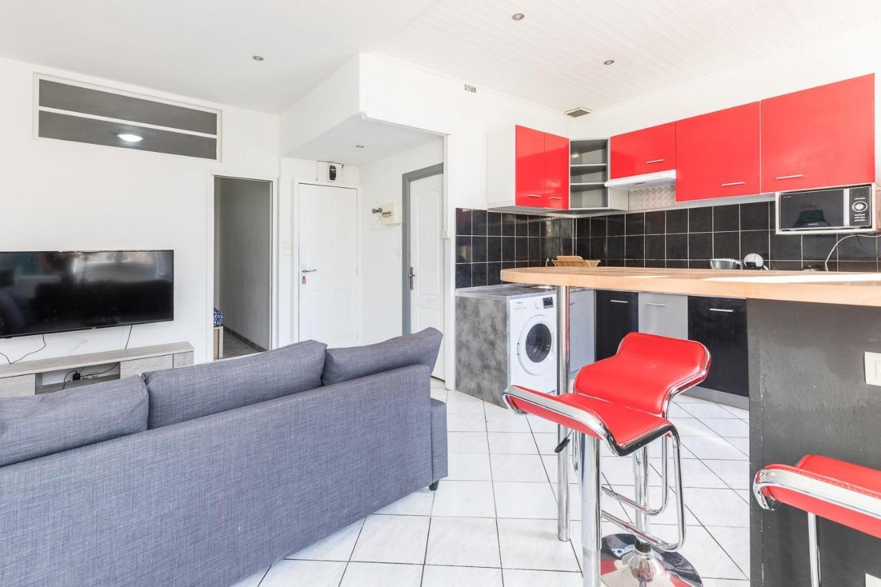 Ideally placed to visit Toulon + Bright flat - Idéalement placé pour visiter Toulon + Lumineux Extérieur photo