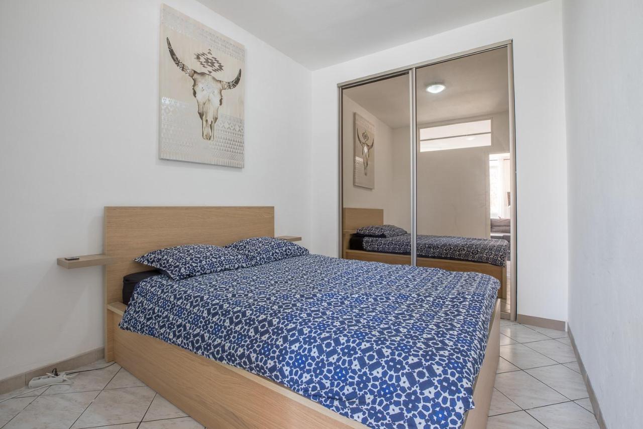 Ideally placed to visit Toulon + Bright flat - Idéalement placé pour visiter Toulon + Lumineux Extérieur photo